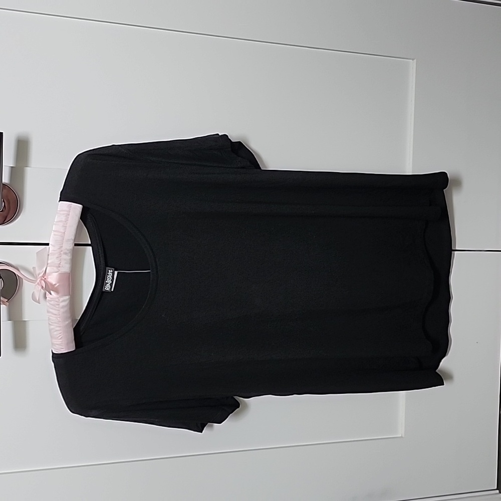 Rip Skirt Hawaii Black Tee Size XL
